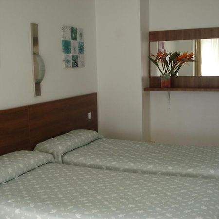 Hostal Margarita Pineda de Mar Room photo