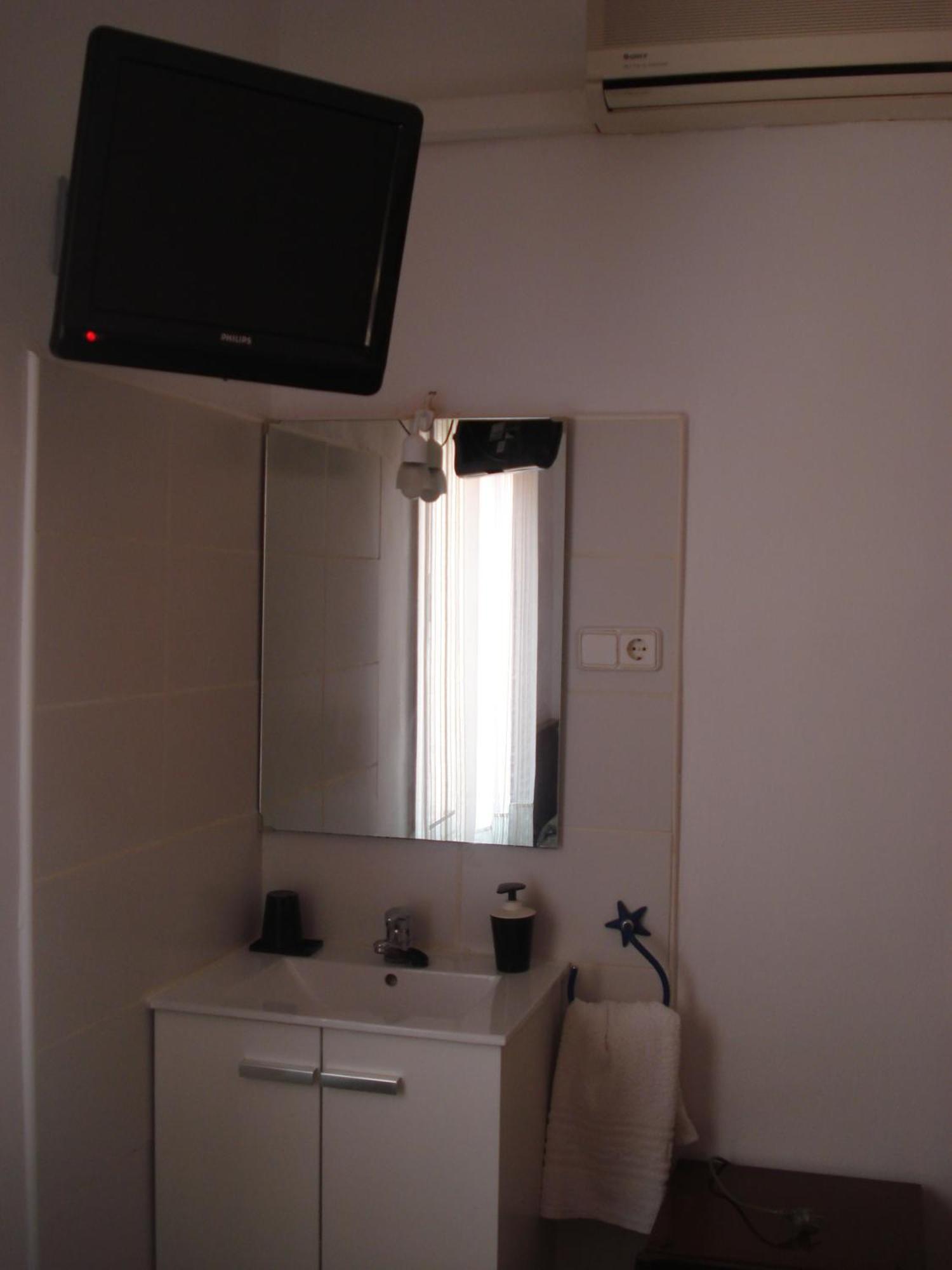 Hostal Margarita Pineda de Mar Room photo