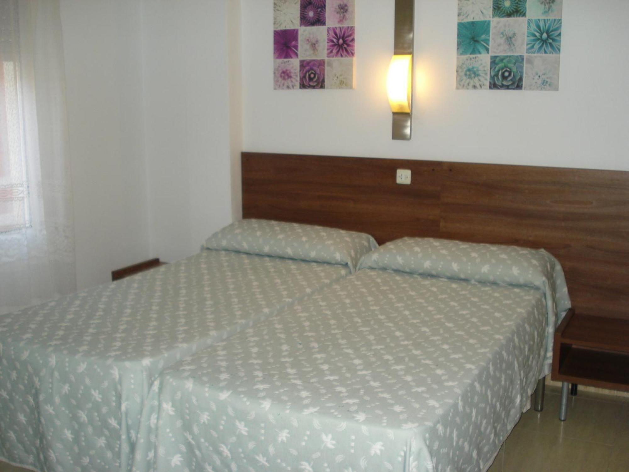 Hostal Margarita Pineda de Mar Room photo