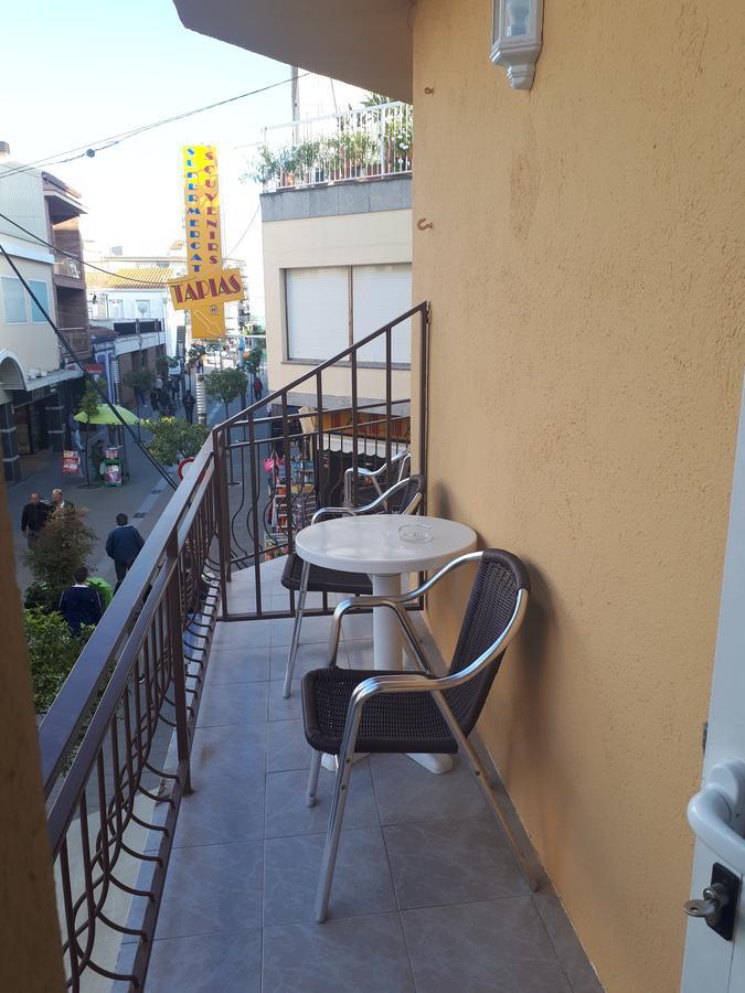 Hostal Margarita Pineda de Mar Exterior photo