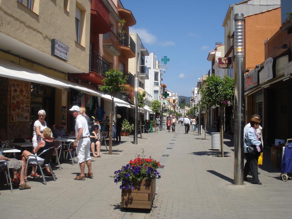 Hostal Margarita Pineda de Mar Exterior photo
